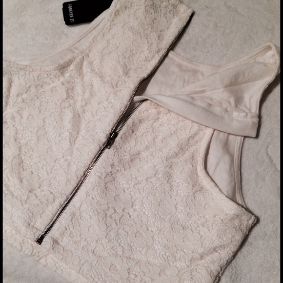 Forever 21 LACE TOP/CROP/SL