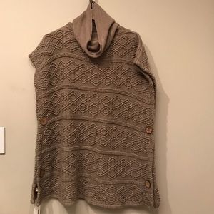 Tan sweater poncho. NWT. Size medium