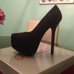 Amazing Black Heels
