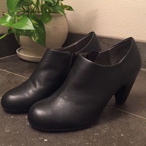 Women's black Faux Leather Booties