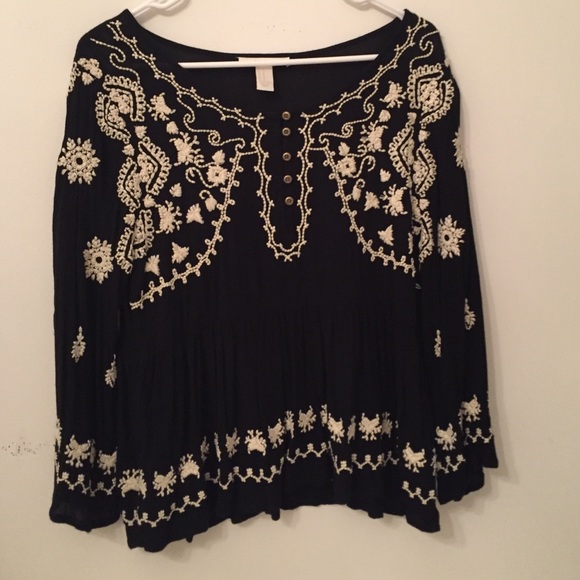 Forever 21 Crochet Quarter Sleeve Top
