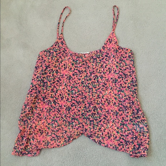 Wispy multicolored tank