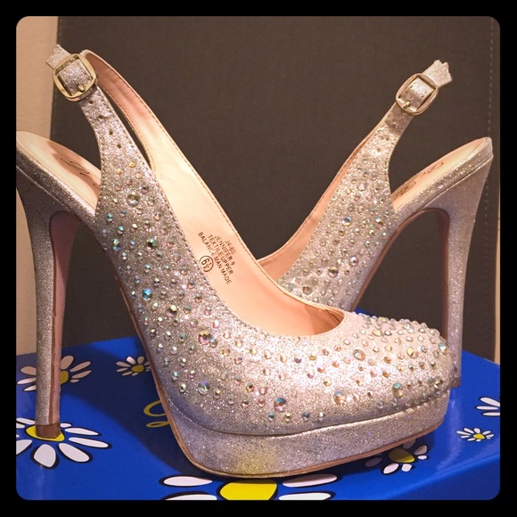 💎 De Blossom Collection Silver Sparkle Heels