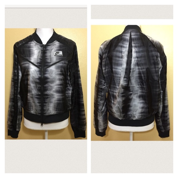 Nike Jacket - Picture 2 of 4