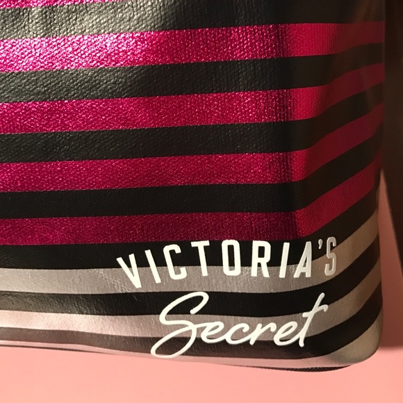 New LTD EDITION VS makeup bags - Picture 4 of 4