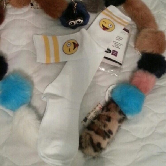 *SOLD* Emoji socks - Picture 3 of 4