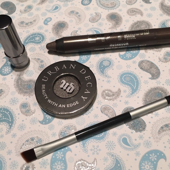 URBAN DECAY SET W/BAG