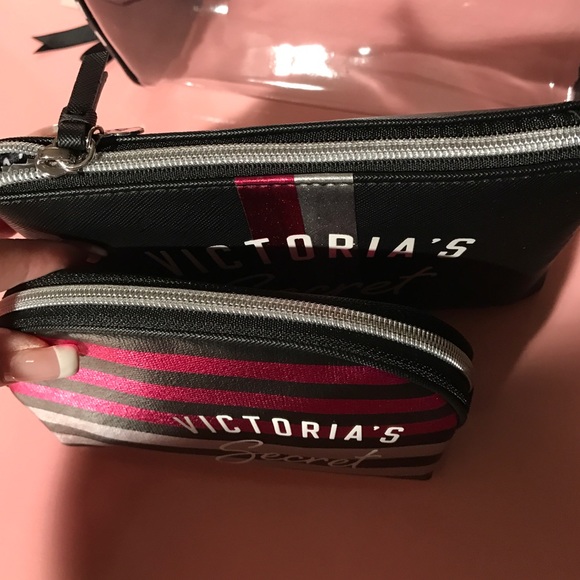 NWT LIMITED EDITION VS makeup bags! - Picture 3 of 4