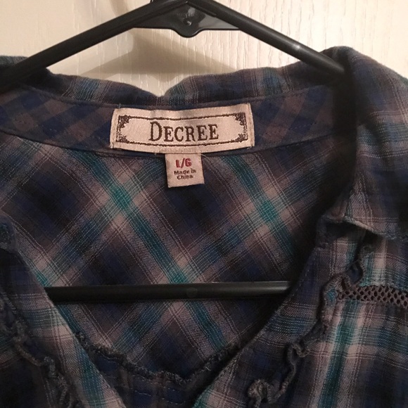 Long sleeve button up, mock flannel (junior) - Picture 4 of 4