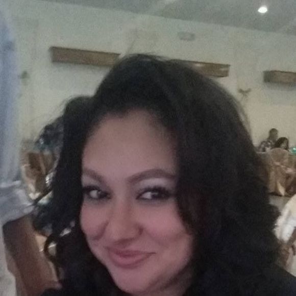 Meet your Posher, Perla