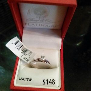 1/5 CTW Diamond ring in platinaire