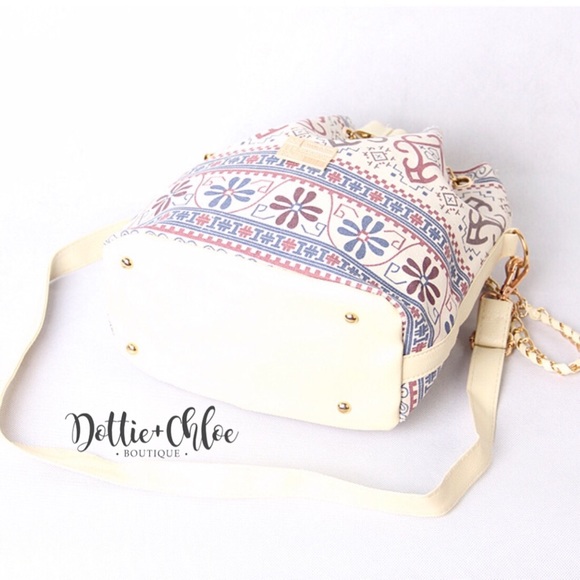 Tribal Print Bucket Tote Bag - Picture 3 of 4