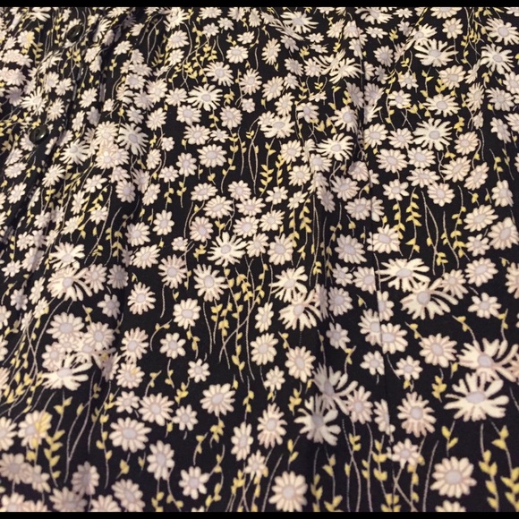 LC Lauren Conrad Pintuck Tunic Blouse - Picture 4 of 4