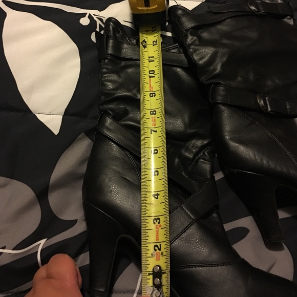 Black Boots with 4inch heel - Picture 2 of 4