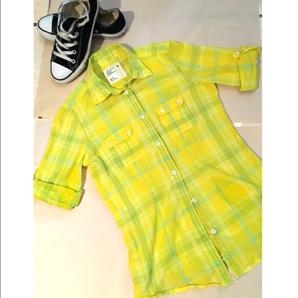 American Eagle Classic Button down shirt