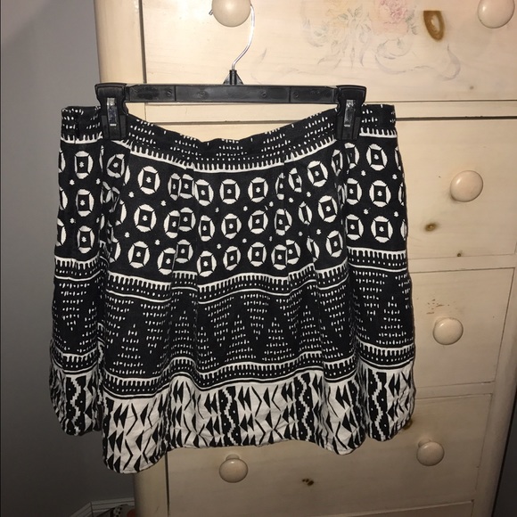 Patterned Short Skirt