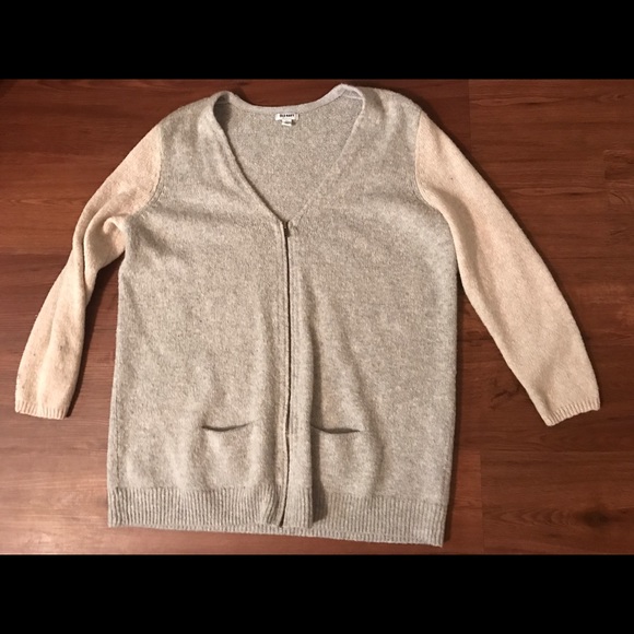 White and gray sweater with zipper