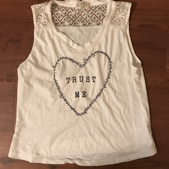 White T-shirt/tank top "trust me"