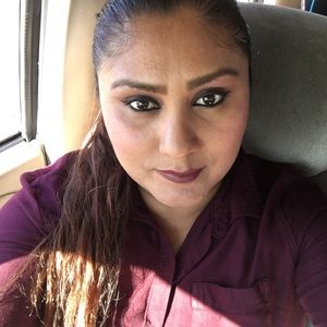 Meet your Posher, Ignacia