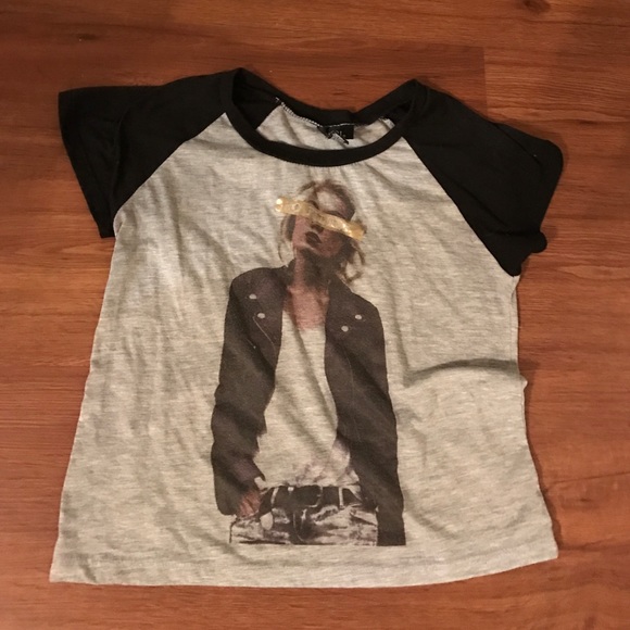 Black and gray graphic T-shirt
