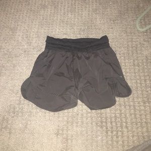 lululemon tracker shorts