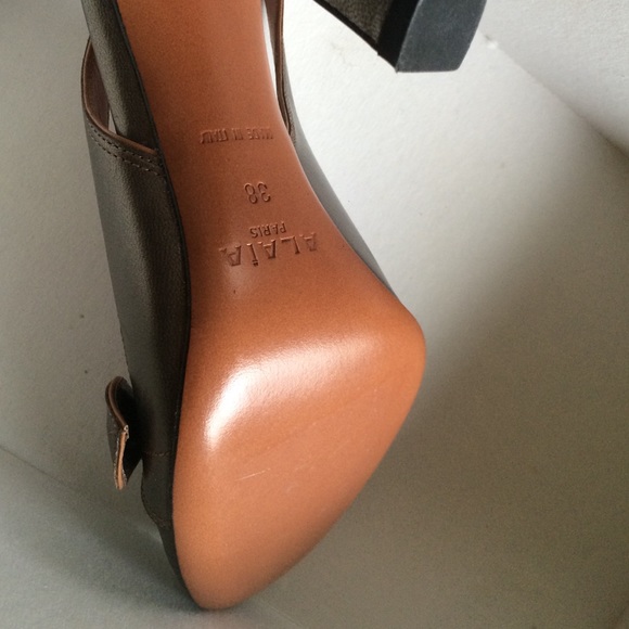 Alaia - Picture 4 of 4