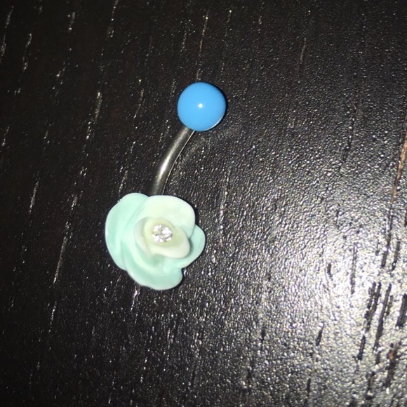 belly button ring