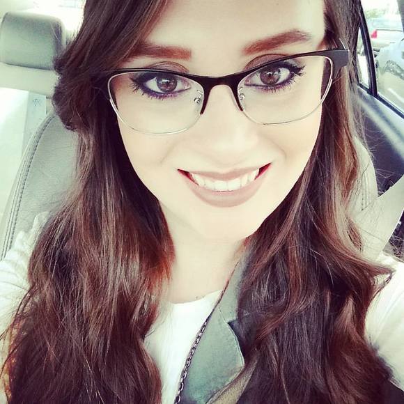 Meet your Posher, Hannah