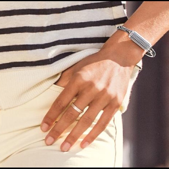 SOLD NWT!! Fitbit flex 2 Silver Bangle Size Small - Picture 2 of 4