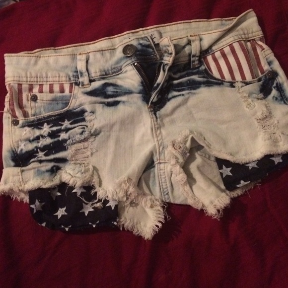 Size 3 cut off jean shorts