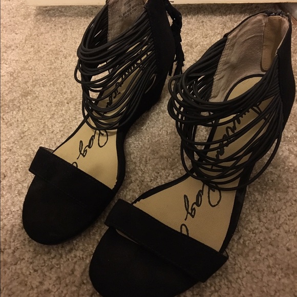 Boho Strappy Fringe Mini Wedges 🌒