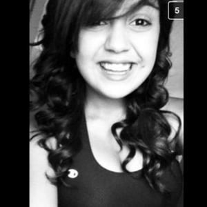 Meet your Posher, Corina