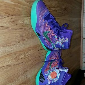 Nike kyrie tennis shoes