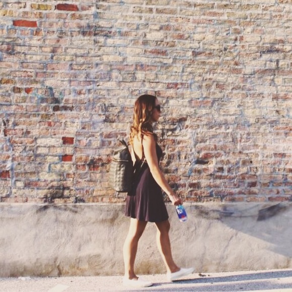 Lo's Closet ✨ - Picture 2 of 3