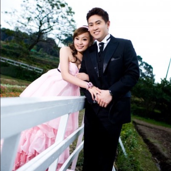 Meet your Posher, Sandy - Picture 2 of 6