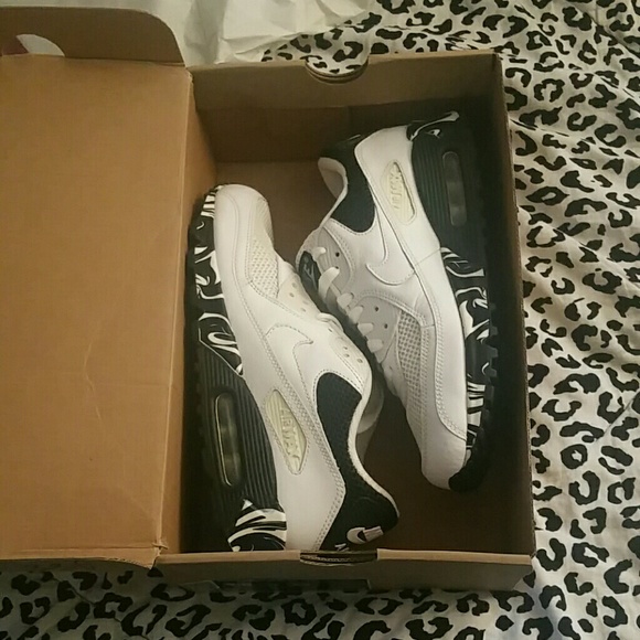 Women's  8.5 air max 90