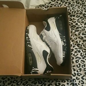 Women's  8.5 air max 90