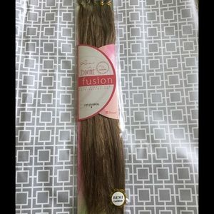 Remi 22" hair extensions - color 8