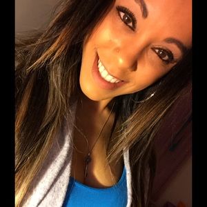 Meet your Posher, Elise