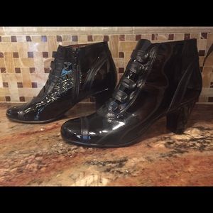 Re-mix Deluxe Classic Vintage Black Boots