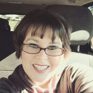 Meet your Posher, Leslie