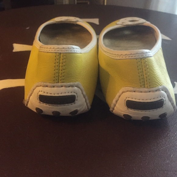 Sperry top-sider yellow boat slippers. - Picture 2 of 4