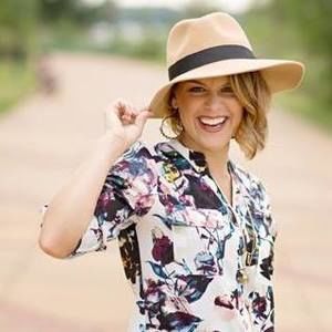 Meet your Posher, Noelle