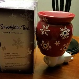 Scentsy Holiday plug on warmer