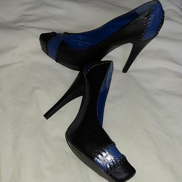 Michael Antonio black heels with blue detail