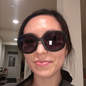 Meet your Posher, Jenna