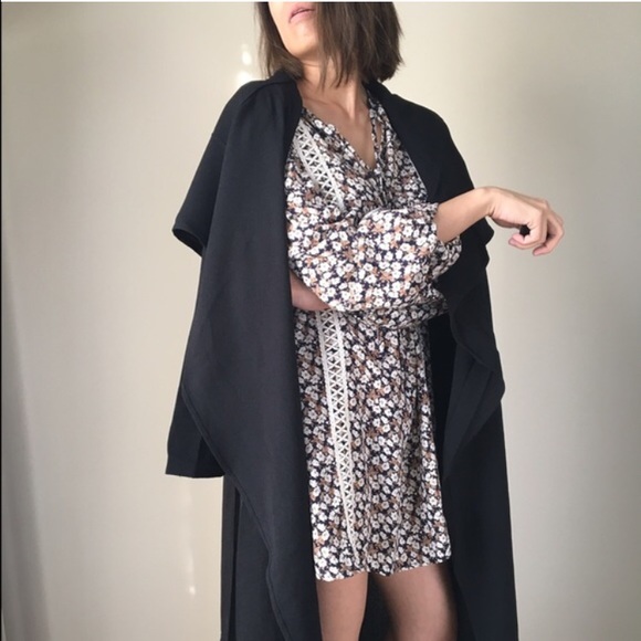 Bohemian luxe flowy dress w crocheted detailin - Picture 3 of 4