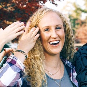 Meet your Posher, Lauren