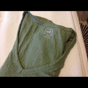 GAP short sleeved linen top, worn once. Runs large