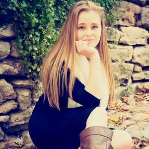 Meet your Posher, Kayla